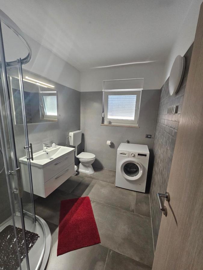 Apartmani Viktorija Fažana Екстериор снимка
