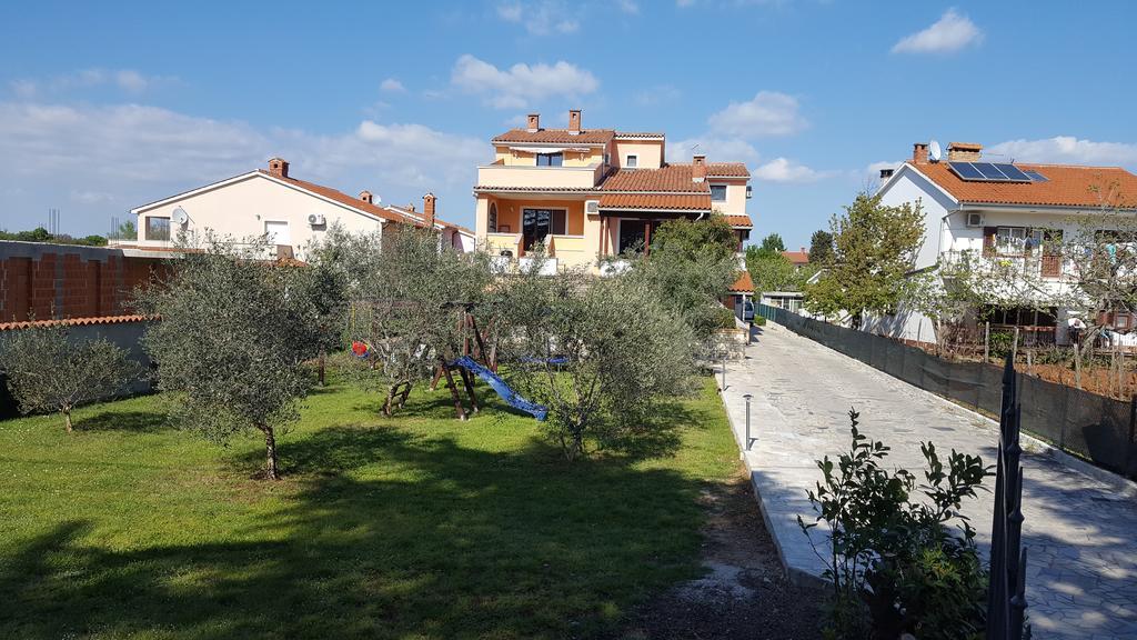 Apartmani Viktorija Fažana Екстериор снимка