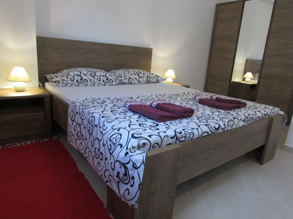 Apartmani Viktorija Fažana Екстериор снимка