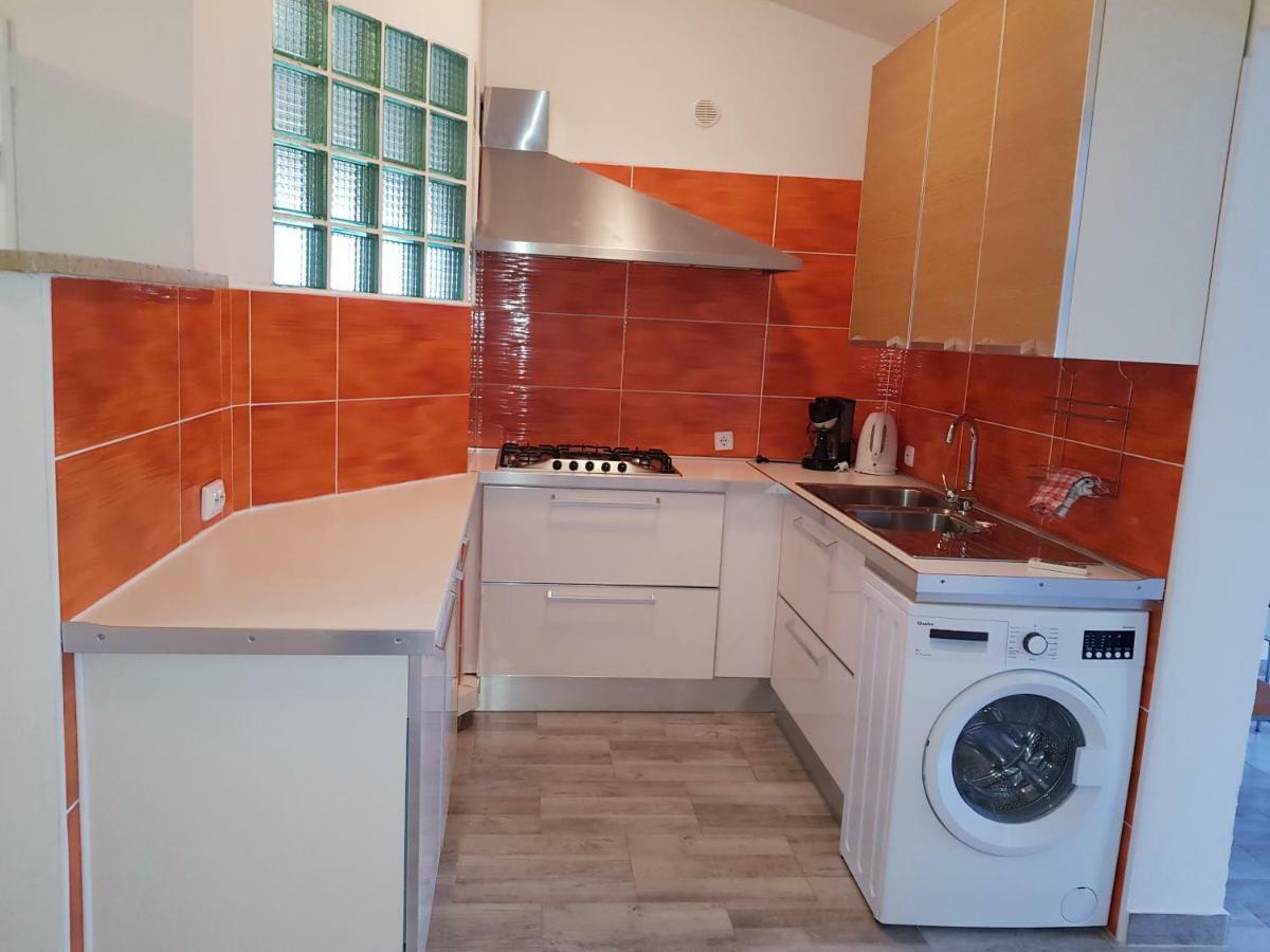 Apartmani Viktorija Fažana Екстериор снимка